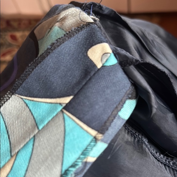 Like New!! Emilio Pucci Blue and Black Skirt with Retro Print 🤩 STUNNING 🤩 - Picture 13 of 15